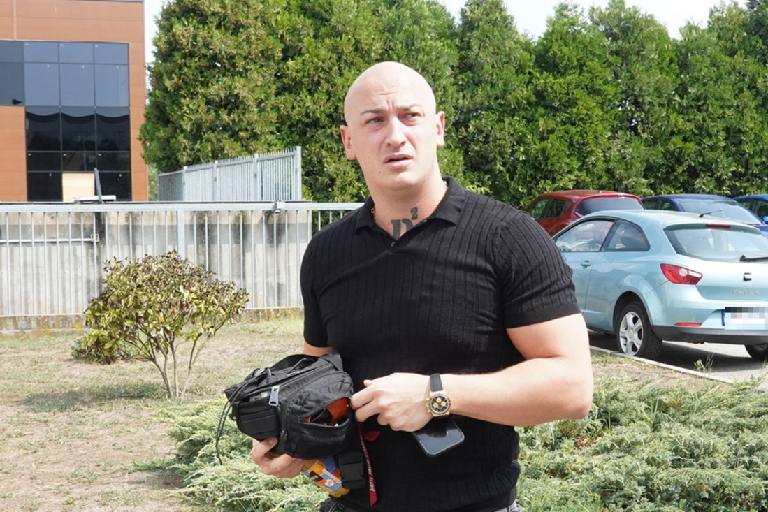 "Hapsili su me!" Desingerica progovorio o svojoj prošlosti: Ljudi plate i to je to!