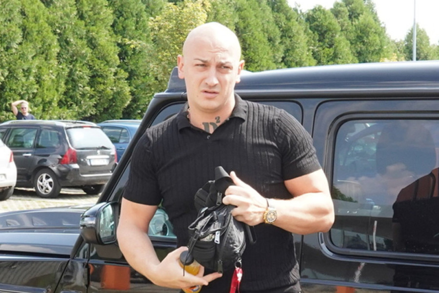 "Iznabadam ga, bajo!" Desingerica šokirao izjavom o veštačkoj inteligenciji: Odmah se posvađam!