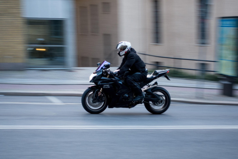 Tuga u Beogradu! Mladi motociklista umro 48 dana nakon stravičnog udesa – porodica skrhana bolom!