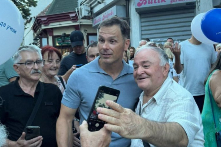 Siniša Mali sa građanima protv blokada u Zemunu: Borićemo se za Srbiju upravo na ovaj način, mirom i stabilnošću (FOTO/VIDEO)