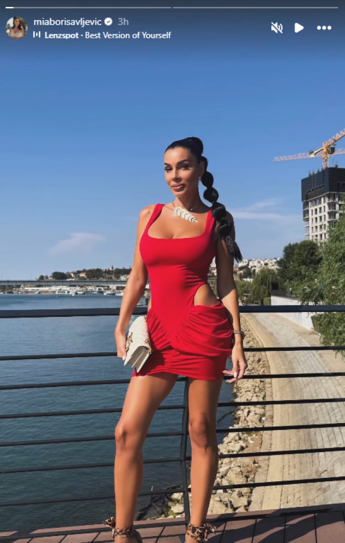 Mia Borisavljević pozirala bez veša? Novim izdanjem ostavila bez daha! (FOTO)