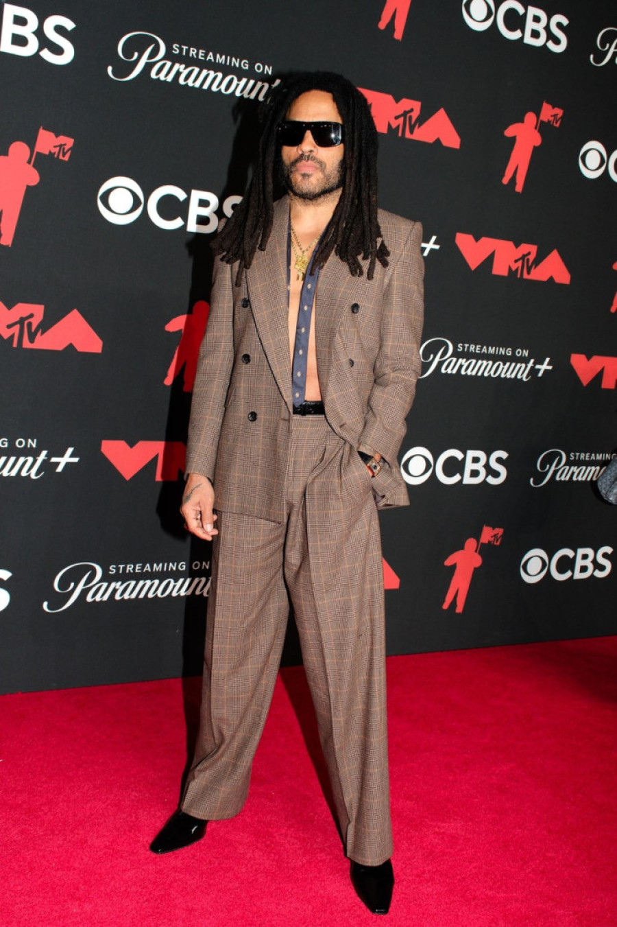 Ludi printovi i gola koža: Sedam stajlinga poznatih koji su "zapalili" crveni tepih na MTV VMAS (FOTO)