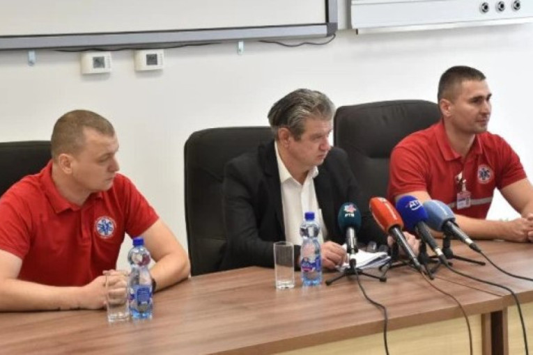 Doktorka i medicinski tehničari koji nisu pružili pomoć pristalicama SNS dobili otkaze! (VIDEO)