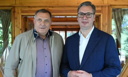 Vučić se sastao sa Dodikom: Sa zanimanjem saslušao njegove impresije o poseti Americi