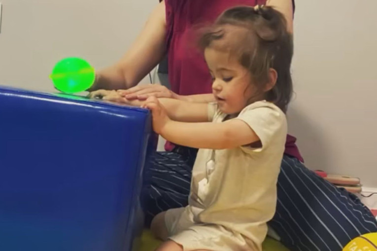 Ona je veliki borac od malih nogu: Maša je rođena samo sa 920 grama, ovoj malenoj heroini je potrebna naša pomoć (FOTO)