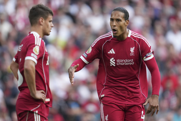 Liverpul "zaokružio priču": Predstavljen je i treći dres, u čast slavnih dana (FOTO)