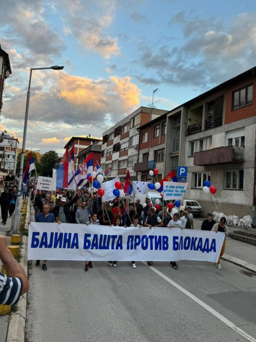 Ko to blokira Bajinu Baštu? Dileri, konzumenti opojnih droga i nasilnici zagorčavaju život normalnih građana! (FOTO/VIDEO)