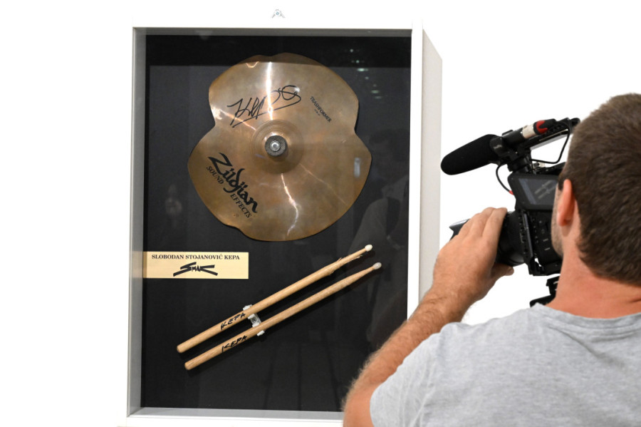 Otvorena izložba o legendarnoj grupi Smak: Ne propustite priliku da vidite predmete kojim je stvarana muzička istorija (FOTO)