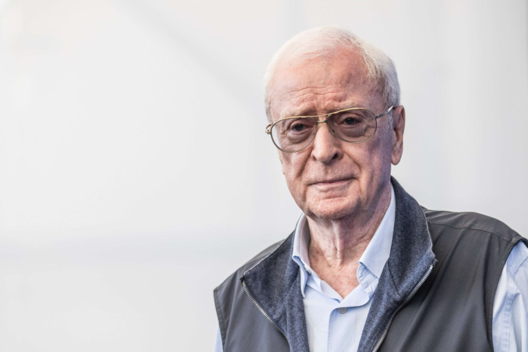 Majkl Kejn u 92. godini kreće u lov na veštice: Slavni glumac prekida penziju zbog ovog filma (FOTO/VIDEO)