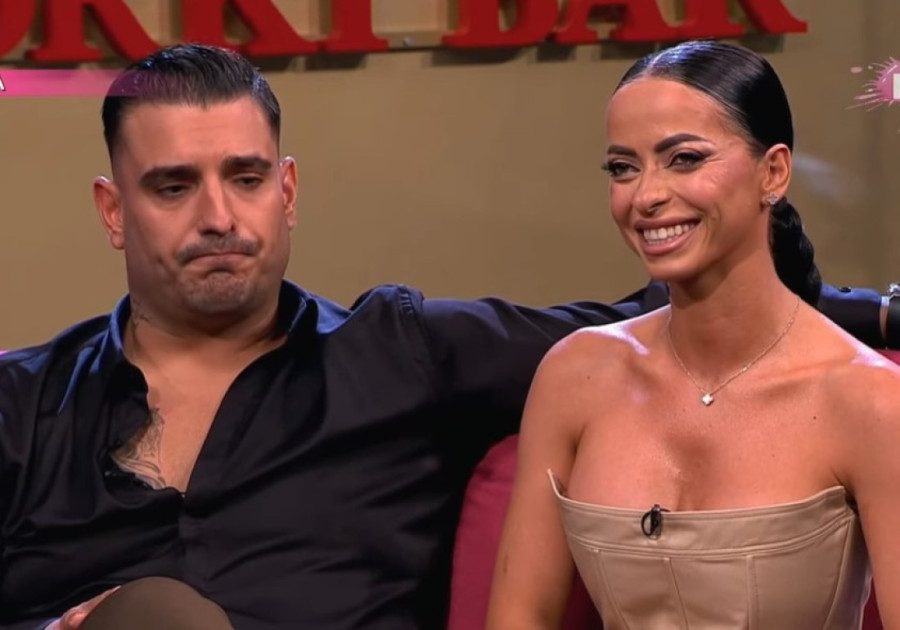 Darkova bivša verenica se skinula u zebrasti bikini! Marina letuje na Mikonosu i uživa u luksuzu (FOTO)