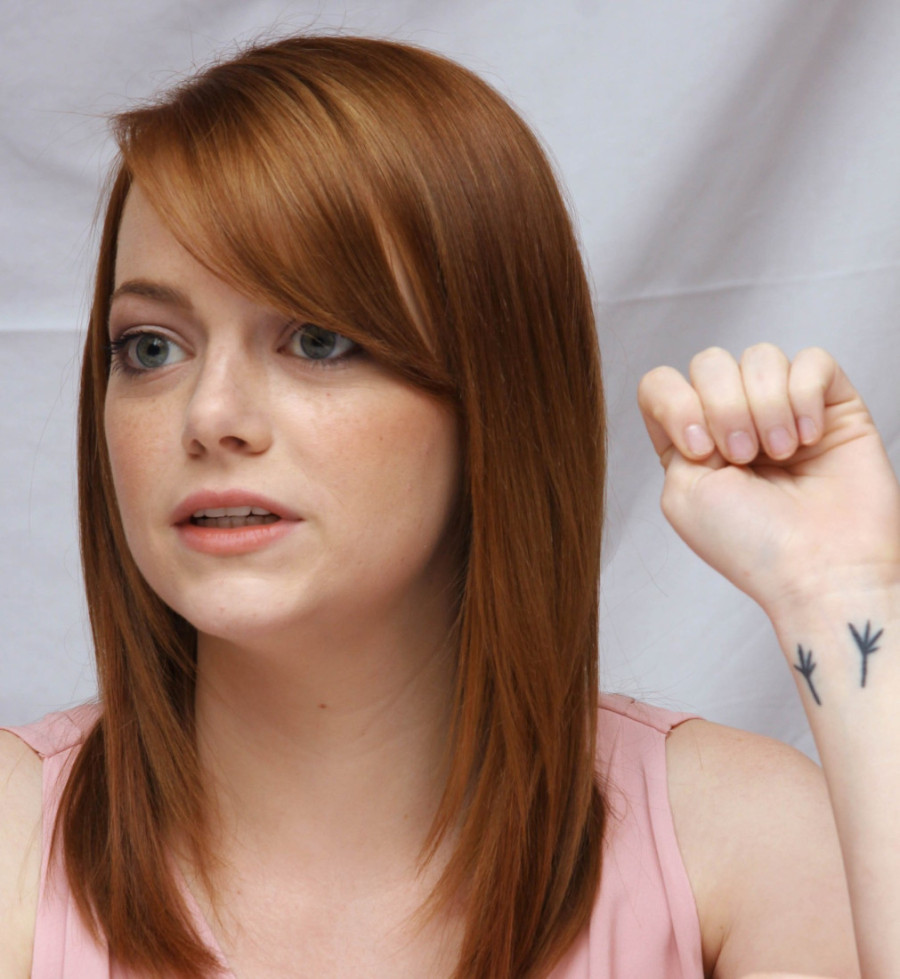 Omiljeni film Eme Stoun je urnebesna priča o kultnom bendu: Povezuje ih i njena tetovaža (FOTO/VIDEO)