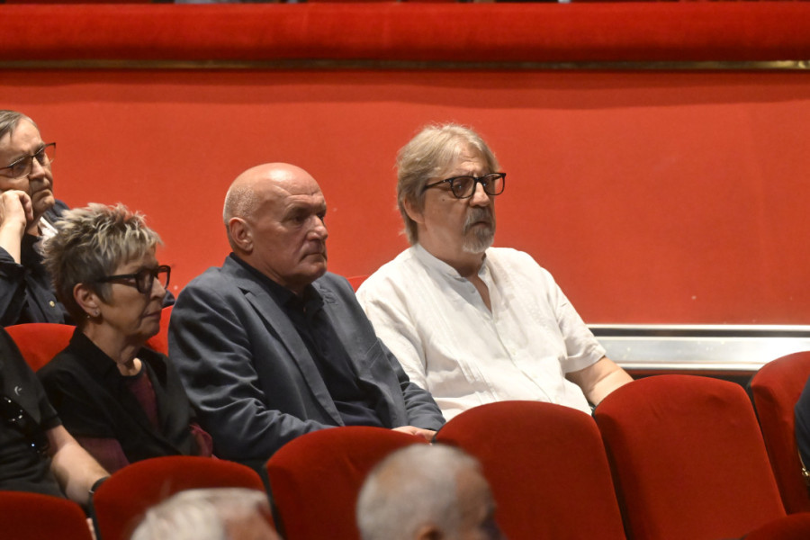 Održana komemoracija Mihailu Vukobratoviću: Ostavio nas je same, napuštene... (FOTO)