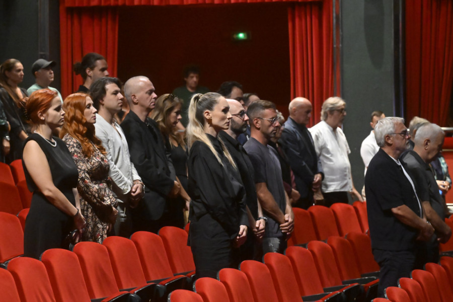 Održana komemoracija Mihailu Vukobratoviću: Ostavio nas je same, napuštene... (FOTO)