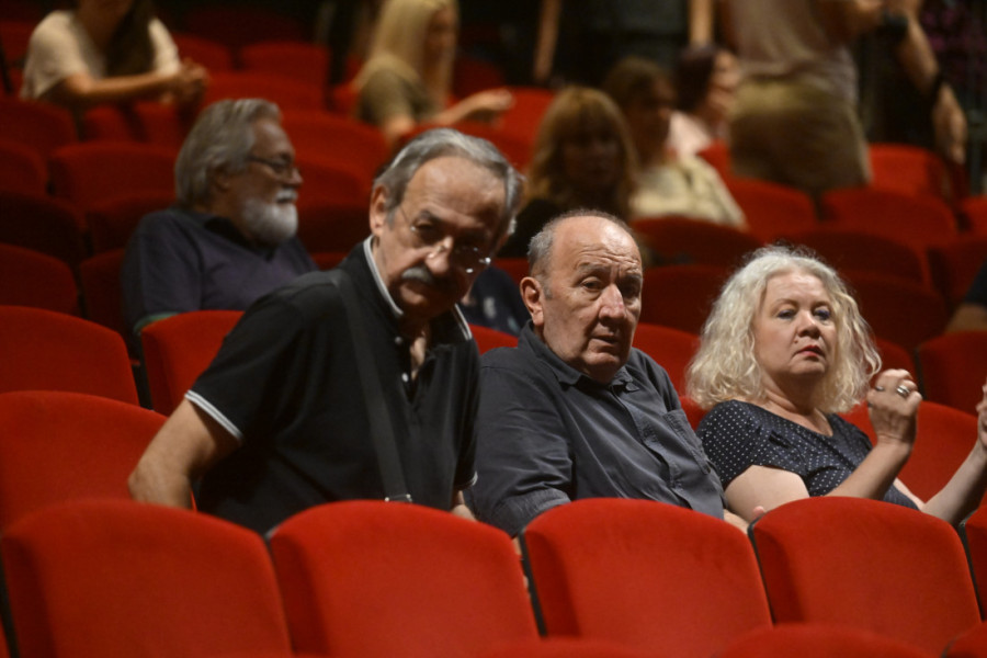 Održana komemoracija Mihailu Vukobratoviću: Ostavio nas je same, napuštene... (FOTO)