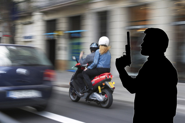 Ovaj Budvanin hteo da likvidira "škaljarca"! Metak slučajno smestio u devojku na motoru!