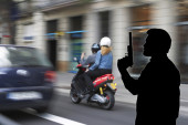 Ovaj Budvanin hteo da likvidira "škaljarca"! Metak slučajno smestio u devojku na motoru!