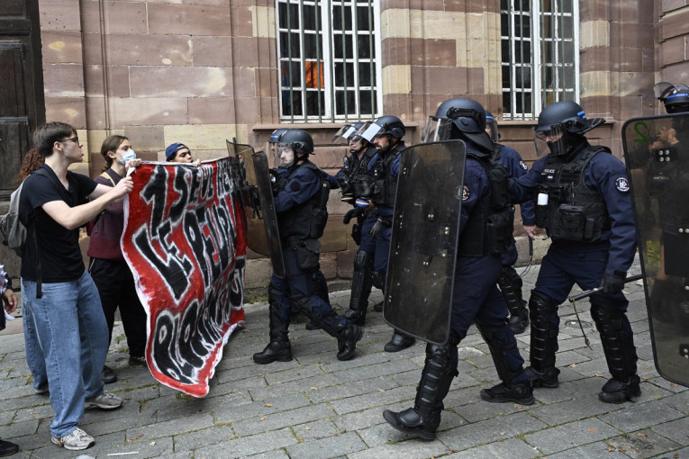 Buknuli protesti u Francuskoj! Demonstranti pozvali na paljenje kao u Nepalu, policija redom hapsi (VIDEO)