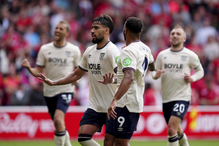 Veoma kratko su bili "razdvojeni": Fabijanski ponovo u Vest Hemu (FOTO)