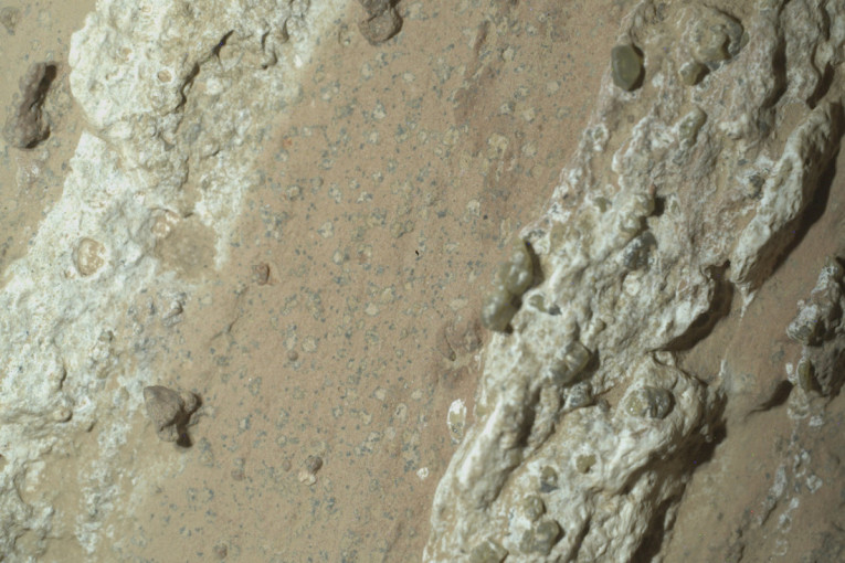 Neobična jedinjenja u stenama na Marsu mogu biti znak drevnih mikroba!