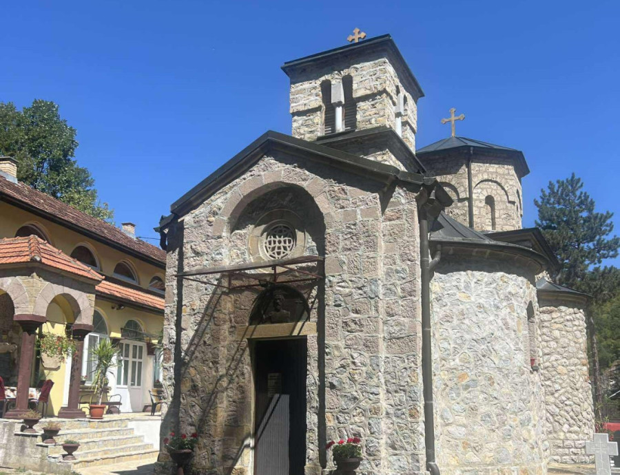 Veruje se da je ovaj manastir nastao pre Kosovskog boja! Danas je to mesto koje odiše mirom i toplinom (FOTO)