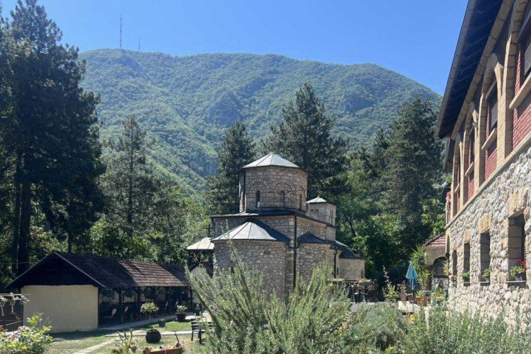 Veruje se da je ovaj manastir nastao pre Kosovskog boja! Danas je to mesto koje odiše mirom i toplinom (FOTO)
