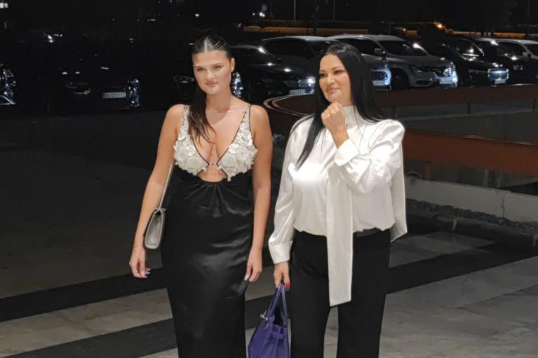 Jana se oglasila nakon što je ćerku pred svima dovela do suza: "Majke ovako često odreaguju"