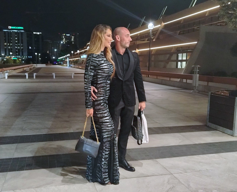 Tea Tairović rame uz rame s mužem na proslavi: Izgledaju kao milion dolara! (FOTO)