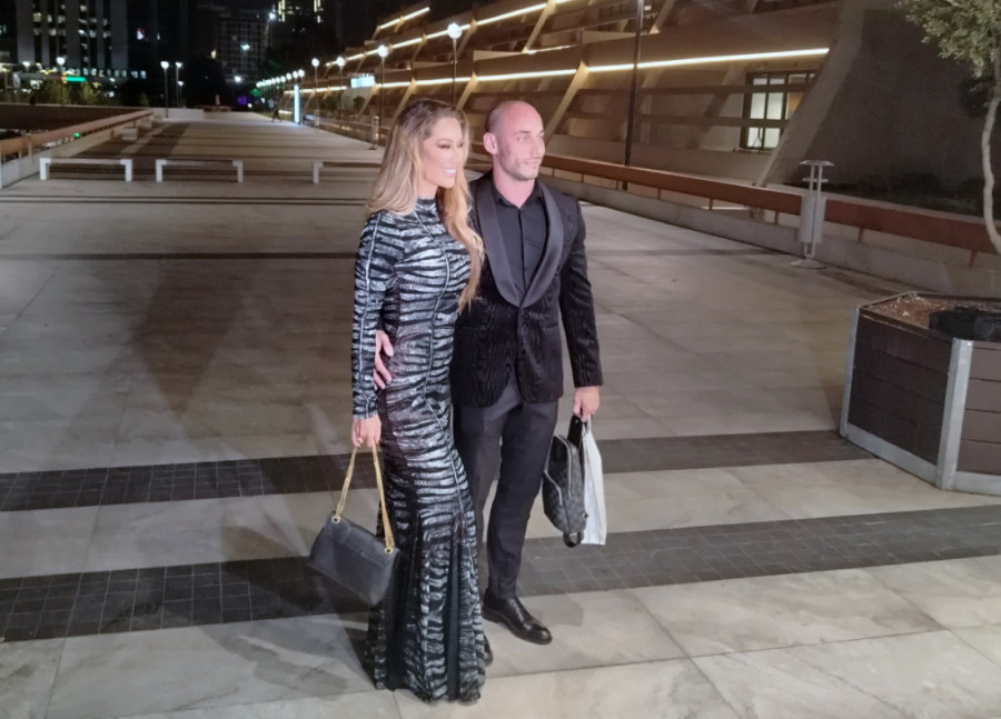 Tea Tairović rame uz rame s mužem na proslavi: Izgledaju kao milion dolara! (FOTO)