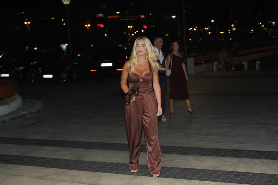 Maja Berović će zapevati na punoletstvu Tare Matić! Pevačica spremila i kovertu