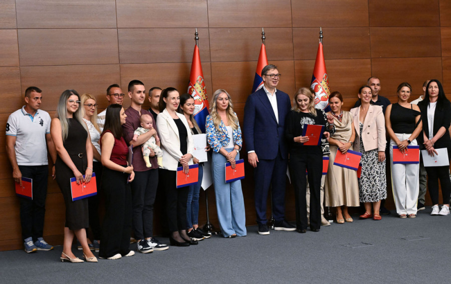 Predsednik Vučić: Spremni smo izdvojimo i više novca za povratak naših lekara iz inostranstva! (FOTO/VIDEO)