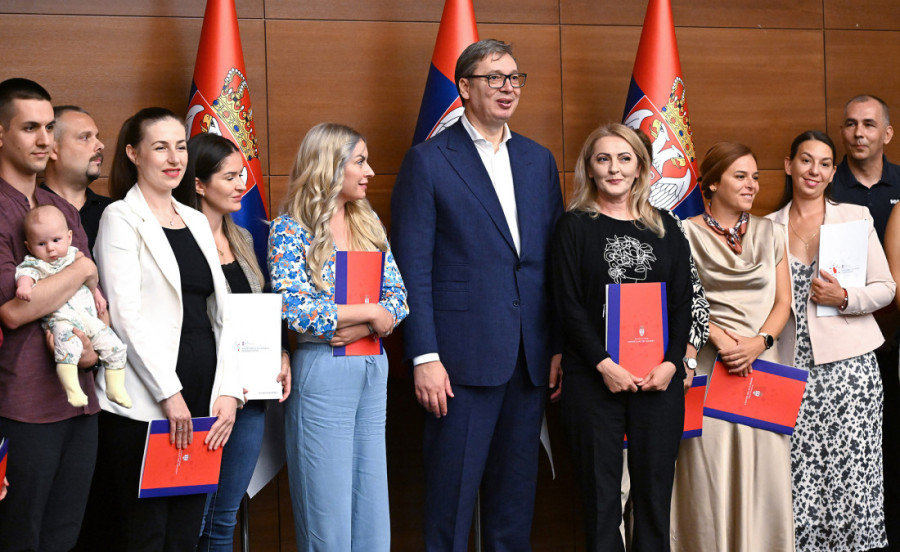 Predsednik Vučić: Spremni smo izdvojimo i više novca za povratak naših lekara iz inostranstva! (FOTO/VIDEO)