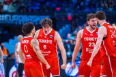 Turska pregazila Grčku: Atamanova mašinerija je u finalu Eurobasketa!