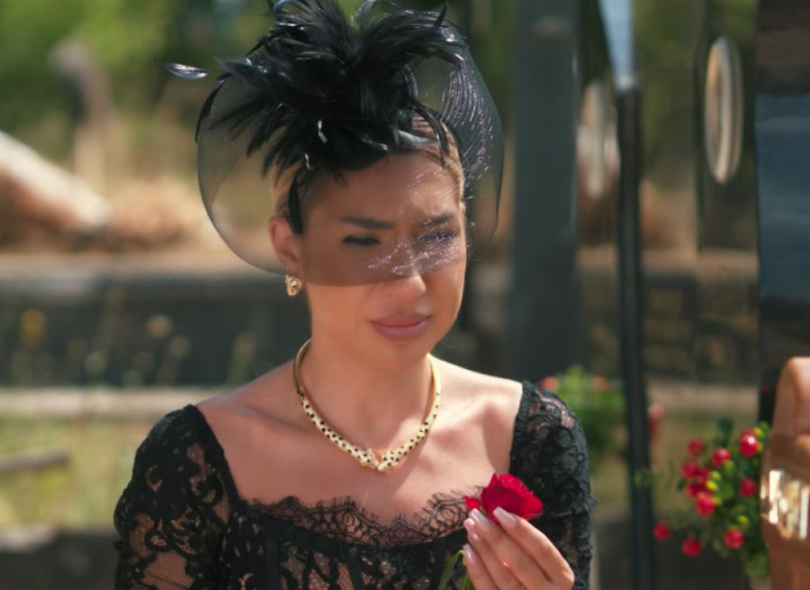 Verio se Lijam Hemsvort: Iskeširao 150.000 dolara za prsten, da samo vidite kako izgleda! (FOTO)