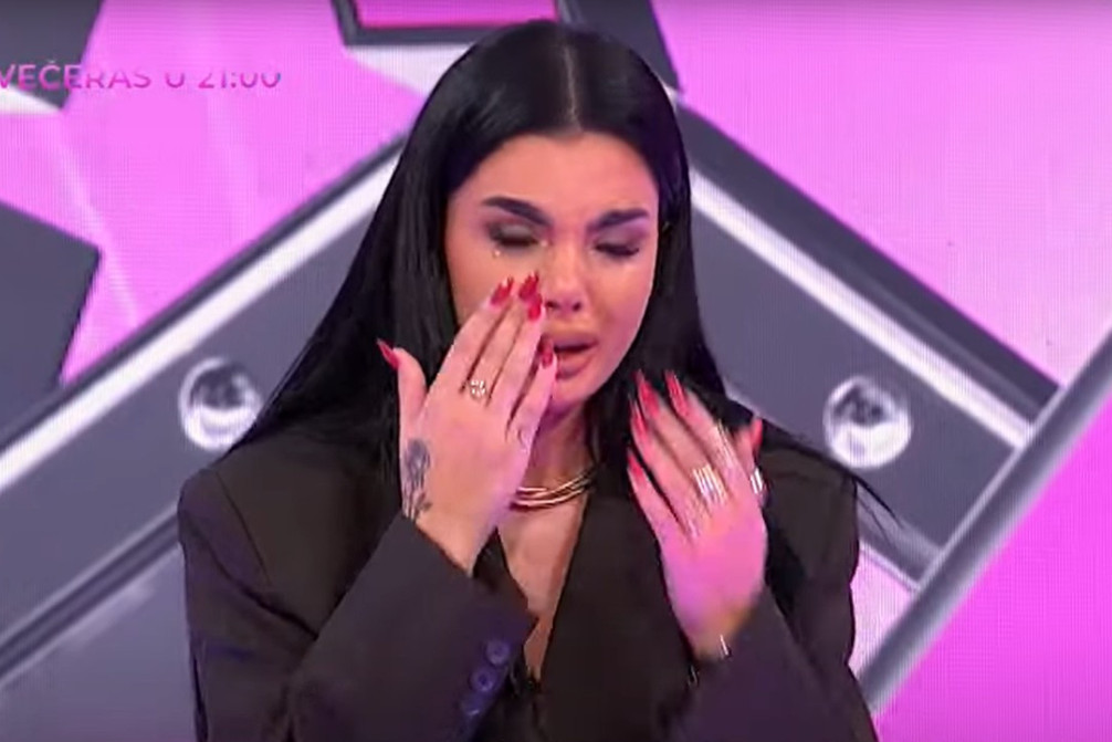 Anita raskinula sa dečkom? Nakon što je plakala zbog Anđela, usledio šok!