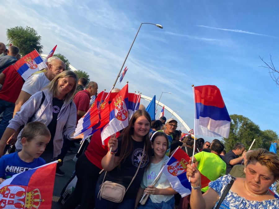 Veličanstveni prizori iz cele Srbije: Nepregledne kolone ljudi širom zemlje se borile za Srbiju (FOTO/VIDEO)