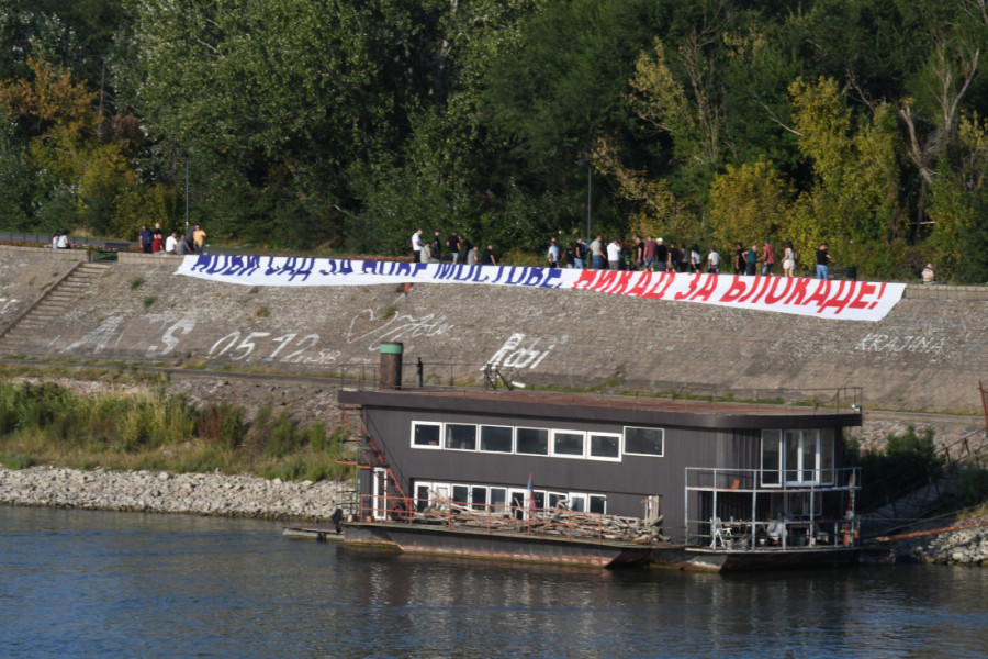Veličanstveni prizori iz cele Srbije: Nepregledne kolone ljudi širom zemlje se borile za Srbiju (FOTO/VIDEO)