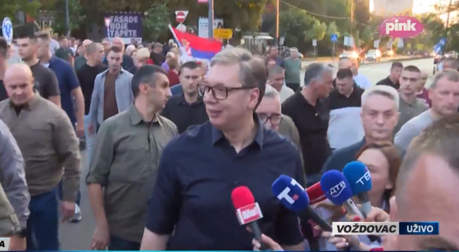 Predsednik Vučić: Zar niste ponosni na ove ljude, ovolika kolona bez ijednog incidenta!