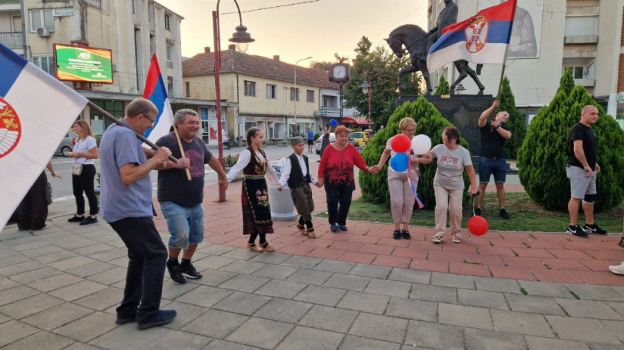 Veličanstveni prizori iz cele Srbije: Nepregledne kolone ljudi širom zemlje se borile za Srbiju (FOTO/VIDEO)