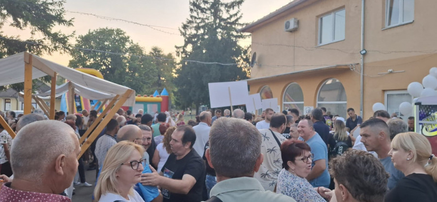 Veličanstveni prizori iz cele Srbije: Nepregledne kolone ljudi širom zemlje se borile za Srbiju (FOTO/VIDEO)