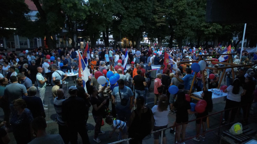 Narod danas ponovo ustaje protiv blokada: Nikada veći skupovi, okupljanje na više od 200 lokacija! (FOTO/VIDEO)