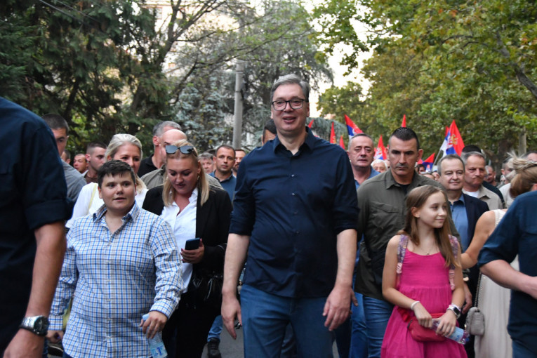 Vučić se oglasio nakon skupa građana protiv blokada: Sada treba da se ujedinimo i da guramo Srbiju napred (FOTO)
