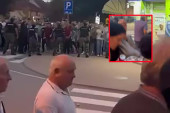 Bolesno! Blokaderi u Kosjeriću gađali ženu kamenom u glavu! (VIDEO)