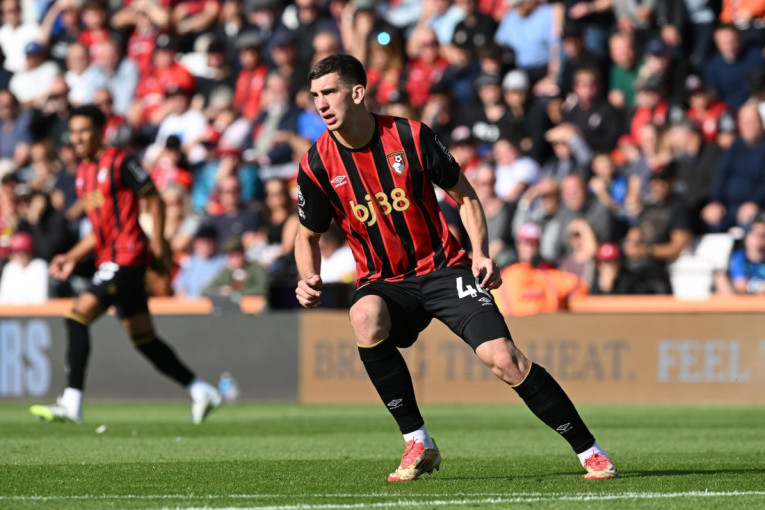 Kroford napravio senzaciju! Pobedio Alvareza i ušao u istoriju boksa (FOTO)