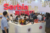 Srpski štand atrakcija u Sjamenu: Pogača, vino i rakija oborili Kineze s nogu! (FOTO/VIDEO)