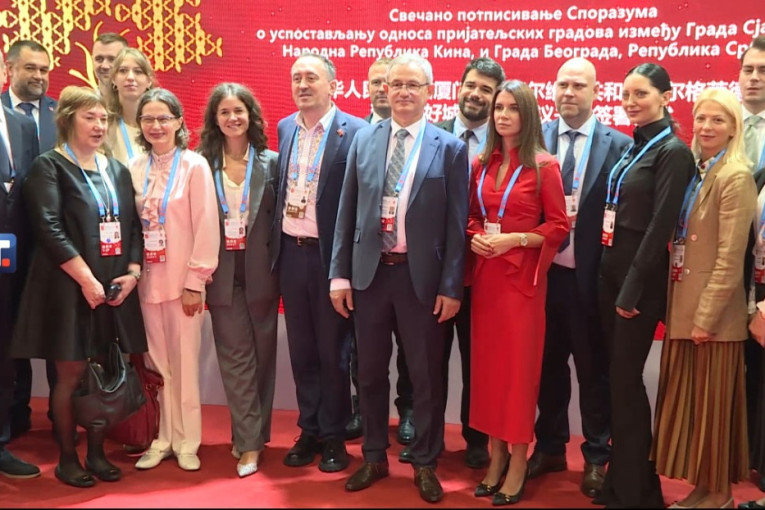 Srpski štand atrakcija u Sjamenu: Pogača, vino i rakija oborili Kineze s nogu! (FOTO/VIDEO)