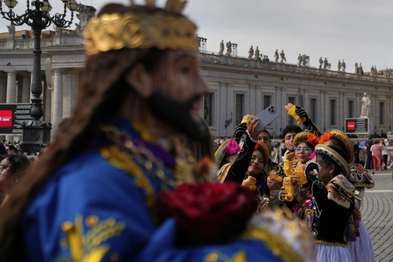 Braća se potukla ispred kafane kod Obrenovca! Mlađi flašom razbio glavu starijem
