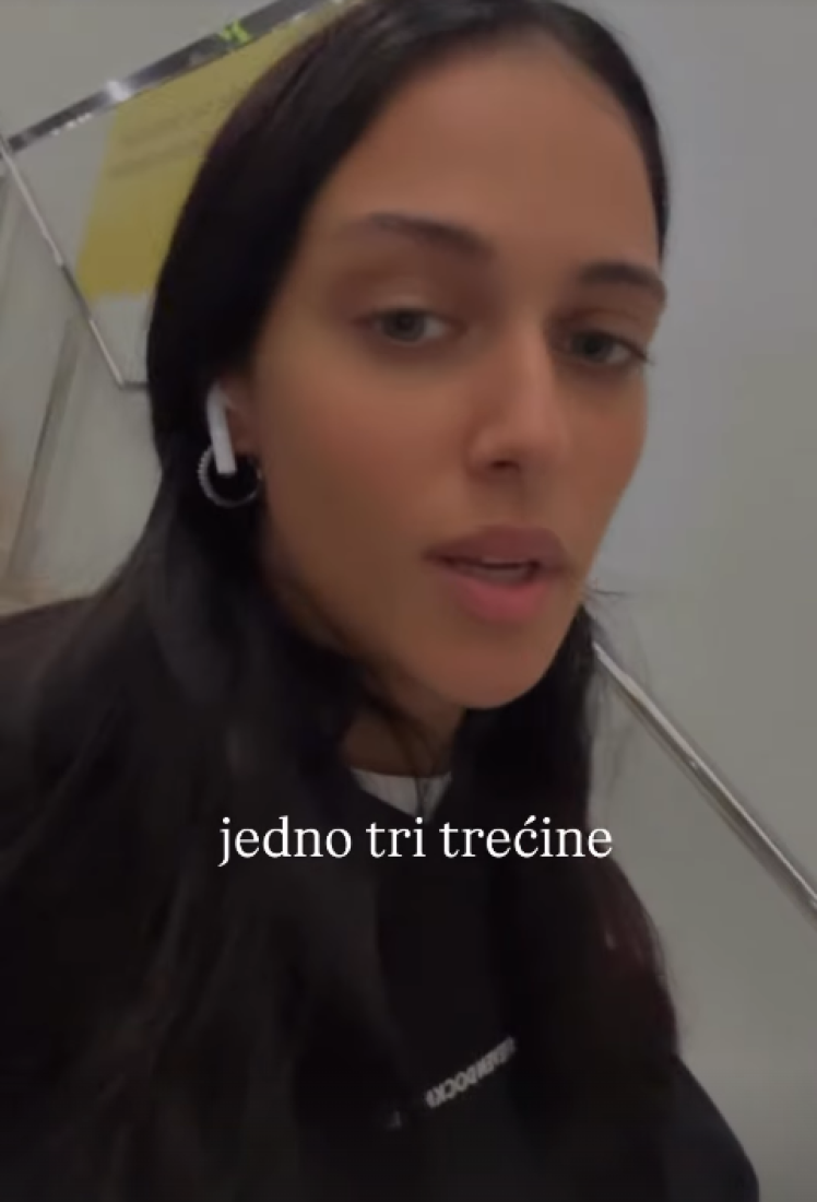 "Jedva sam preživela, tresem se!" Pevačica prošla kroz pakao u avionu zajedno sa kolegama!