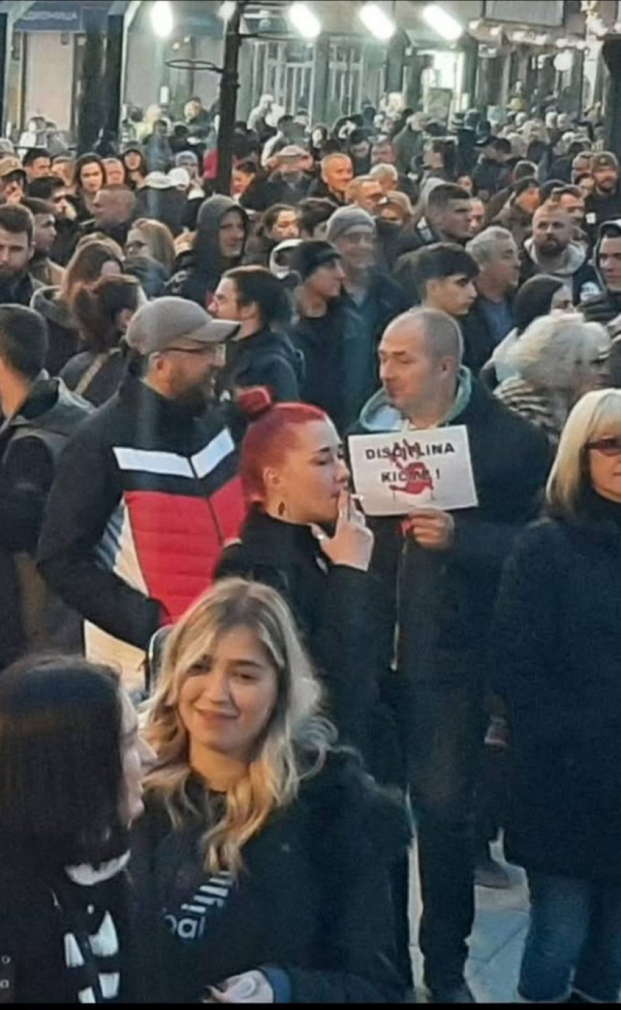 Paradoks u Bajinoj Bašti! Blokaderi iz drugih gradova "marširaju" građane ovog grada!