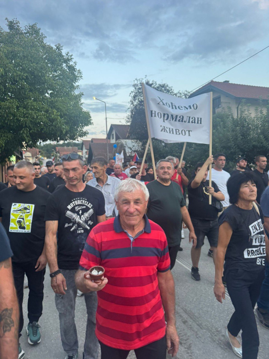 Paradoks u Bajinoj Bašti! Blokaderi iz drugih gradova "marširaju" građane ovog grada!