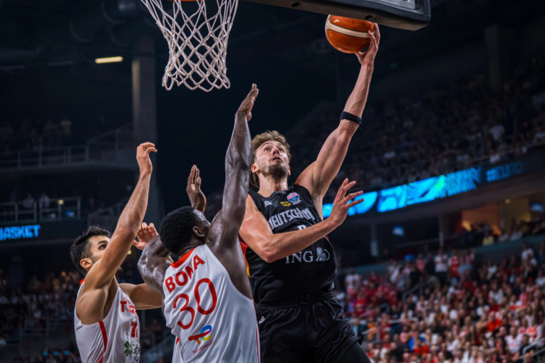 Nemci svetskoj kruni pridodali i evropsku! Bonga je X faktor Eurobasketa!